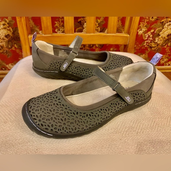 Woman’s JBU by Jambu Mary Jane gray vegan casual shoes with memory foam size 7 - Picture 2 of 6